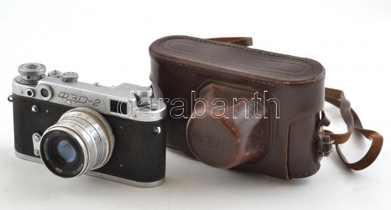 cca 1960 FED-2 szovjet fényképezőgép, Industar-26M 1:2,8/50 mm objektívvel, eredeti tokjában, működő állapotban / Vintage USSR camera in original case, in working condition