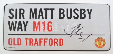 Marouane Fellaini (1987- ) belga labdarúgó, a Manchester United volt játékosának autográf aláírása a manchesteri Old Trafford stadion fém utcatábláján, tanúsítvánnyal, 40x18 cm / Autograph signature of Marouane Fellaini Belgian