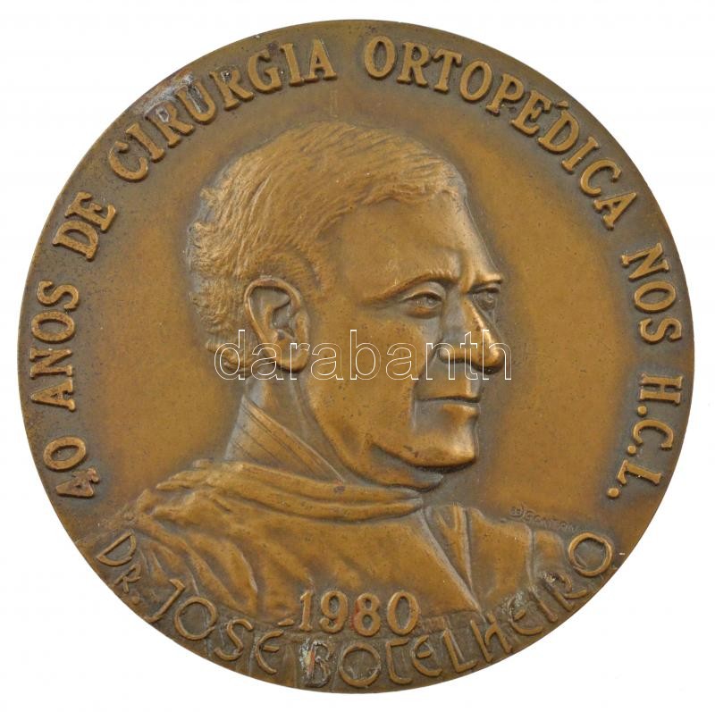 Portugália 1980. 'Dr. José Botelheiro - 40 éve ortopédiai sebész a Lisszaboni Polgári Kórháznál / Lisszaboni Polgári Kórház - San Lazaro Kórház' kétoldalas bronz emlékérem, peremén '412/500' sorszámmal. Szign.: Santan (70mm)