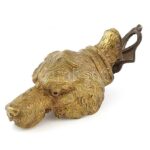 Kutyafejes bronz iratfogó, XIX. sz., jelzés nélkül, kis kopásnyomokkal, h: 18 cm