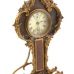 Régi asztali óra, mechanikus szerkezettel, nem működik, m: 35 cm