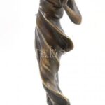Olvashatatlan jelzéssel: Nő. Öntött, patinázott bronz, hiányos, tükör letört, m: 27 cm - Image 2