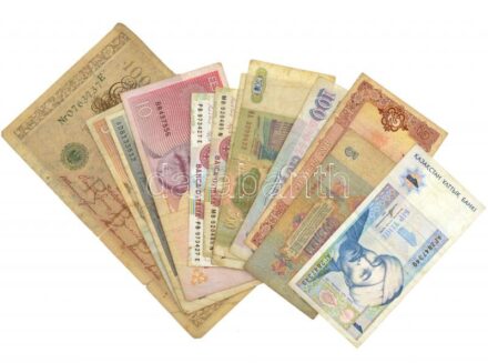 12db-os vegyes külföldi bankjegy tétel, közte Észtország, Kazahsztán, Ukrajna stb. T:III,III- szakadás, folt 12pcs of mixed foreign banknote lot, in it Estonia, Kazahstan, Ukraine etc. C:F,VG tear, spot