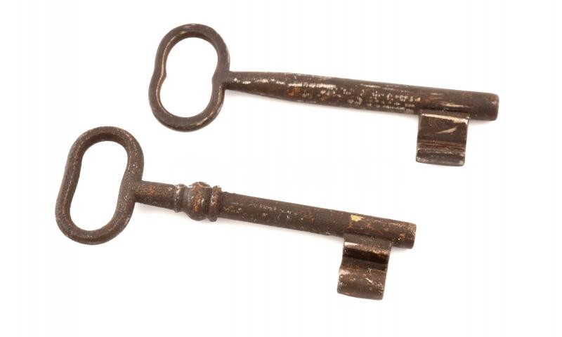 2 db pincekulcs, h: 14,5 cm