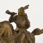 DEP jelzéssel: Vadász a lovon. Öntött, patinázott bronz, 3 db részből áll. m: 19 cm - Image 2