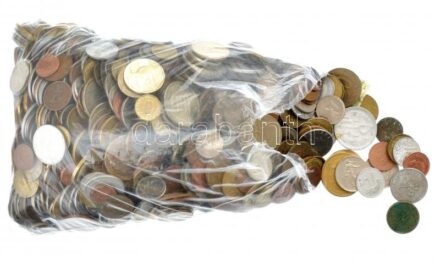 Vegyes, főleg külföldi érmetétel ~4kg súlyban T:vegyes Mixed, mostly foreign coin lot (~4kg) C:mixed