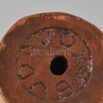 Budavox jelzéssel: Kerámia kislány galambbal, alján kisebb sérüléssel, m: 16,5 cm - Image 2