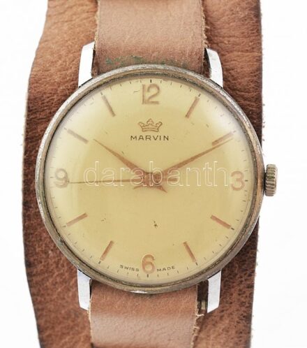 Marvin karóra, bőr szíjjal,karcokkal, kopásokkal, működik, d: 32 mm