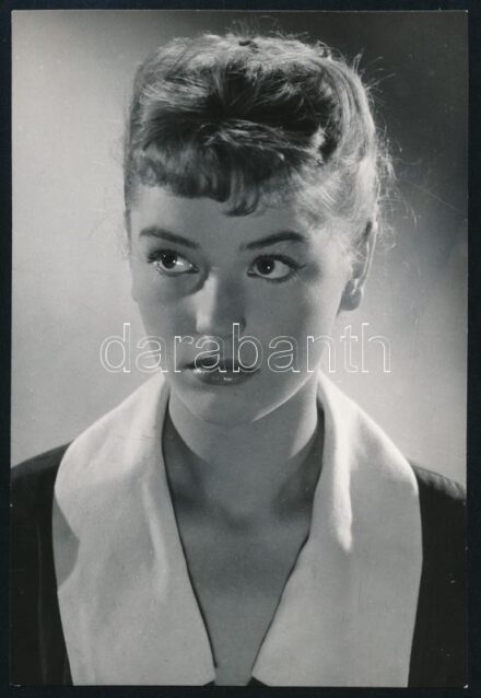 Moór Marianna (1943-) Kossuth-díjas színművésznő, Inkey Tibor felvétele, 14,5×10 cm