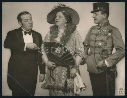 cca 1930-1940 Színielőadás, Sziklai Szeréna, Kertész Dezső, Angelo pecséttel jelzett fotója, felületén törésnyom, 11,5×15 cm