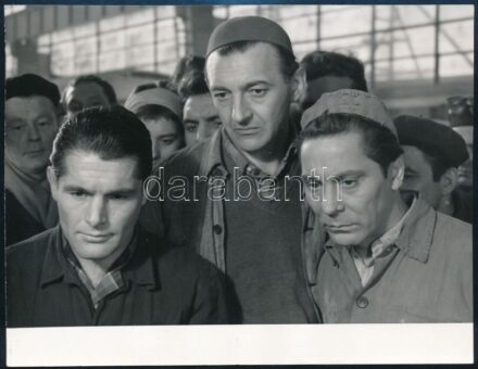 Sinkovits Imre és Sándor Károly (Csikar) a Mindennap élünk c. filmben, pecséttel jelzett fotó, Hunnia Filmstudió, Oláh János felvétele, 12x15 cm