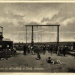 1938 Gárdony, Torna és játszóhely a Sirály strandon + 'SZÉKESFEHÉRVÁR - BUDAPEST 98' vasúti mozgóposta bélyegző (EK)