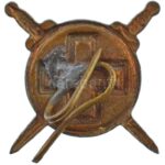 ~1920-1930. Zománcozott bronz vöröskeresztes jelvény kardokkal (17x17mm) T:2 - Image 2