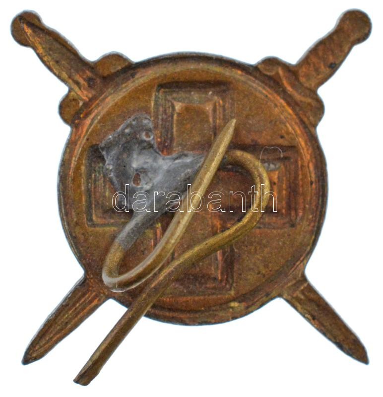 ~1920-1930. Zománcozott bronz vöröskeresztes jelvény kardokkal (17x17mm) T:2 - Image 2