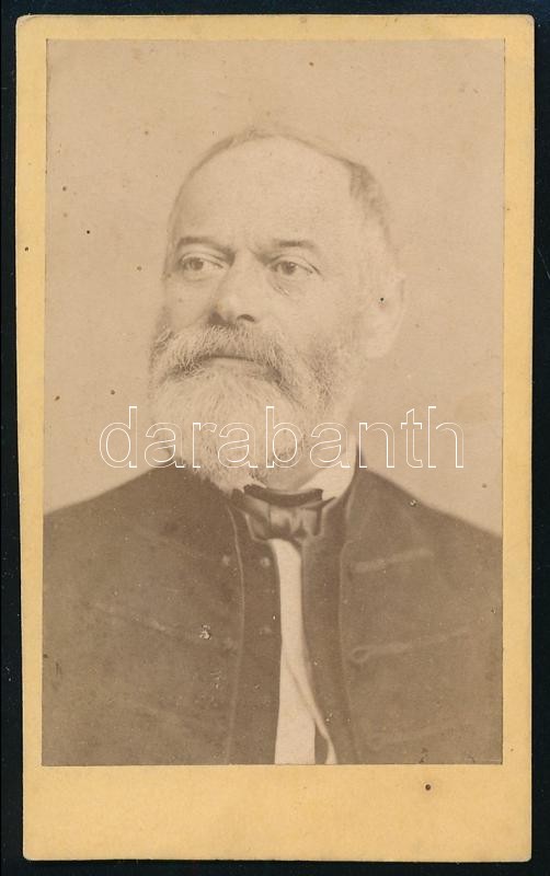 cca 1870 Férfiportré, keményhátú fotó Bayer pécsi műterméből, 10,5×6,5 cm