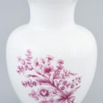 Hollóházi virágmintás retró váza. Matricás, jelzett, hibátlan, m: 17,5 cm