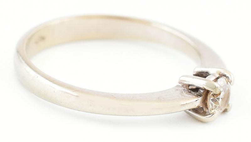 14K fehérarany gyűrű brillel. Jelzett, m: 49, 1,88g - Image 2