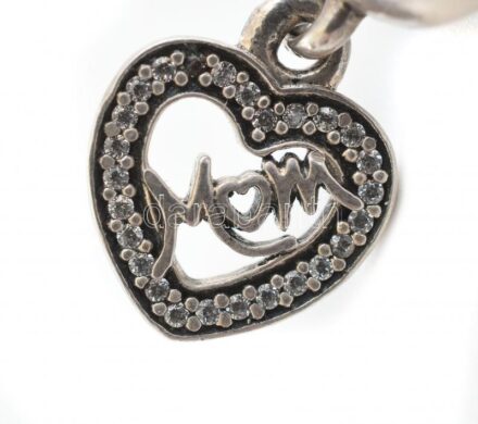 Pandora ezüst (Ag) charm. MOM felirattal. 20 mm 2,39 g Pandora dobozzal