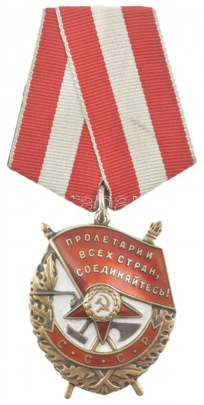 Szovjetunió ~1944. 'Vörös Zászló érdemrend' zománcozott Ag kitüntetés eredeti mellszalaggal, hátoldalán '400508' sorszám (45x38mm) T:2 Soviet Union ~1944. 'Order of the Red Banner' enamelled Ag decoration, with original ribbon, serial