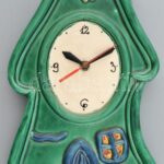 Házikós kerámia fali óra, Astron quartz szerkezettel. Jelzés nélkül, hibátlan, nincs kipróbálva. m: 27 cm