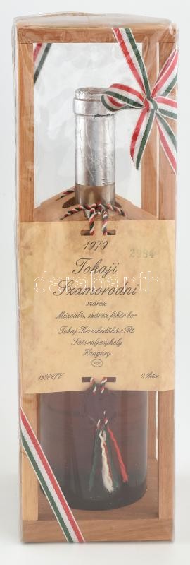 1979 Tokaji szamorodni száraz bontatlan palack muzeális bor díszcsomagolásban, sorszámozott. 0,5L - Image 2