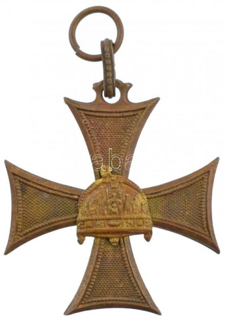 1929. 'III. osztályú Tiszti Szolgálati Jel' aranyozott bronz kitüntetés mellszalag nélkül T:2 patina, kopott aranyozás Hungary 1929. 'Officer's Distinction for Long Service, 3rd Class' gilt bronze decoration without ribbon C:XF patina,