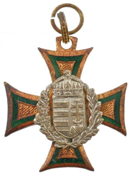 1923. 'II. osztályú Tiszti Szolgálati Jel' zománcozott bronz kitüntetés ezüstözött rátéttel mellszalag nélkül T:2 patina Hungary 1923. 'Officers' Distinction for Long Service 2nd class' enamelled bronze decoration with silver plated