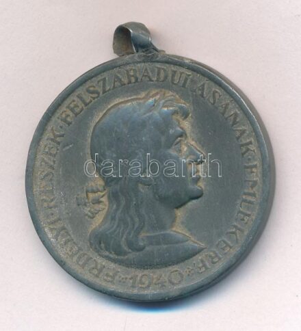 1940. 'Erdélyi részek felszabadulásának emlékére' Zn emlékérem. Szign.:BERÁN L. T:2- sérült fül, oxidáció Hungary 1940. 'Commemorative Medal for the Liberation of Transylvania' Zn medal. Sign.:BERÁN L. C:VF damaged ear, oxidation NMK