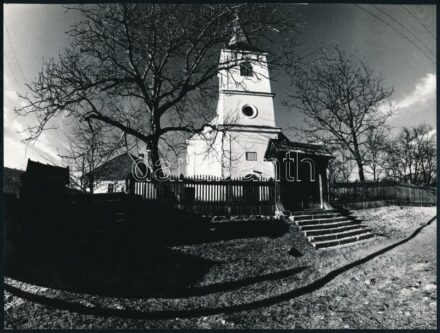 Csák Miklós (1933-2013): Templom, jelzetlen fotó, 23,5×18,5 cm