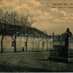 1909 Soltvadkert, Solt-Vadkert; Evangélikus iskola, Kossuth szobor. W. L. (?) 571. Kis János kiadása (EK)