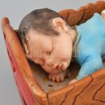 A. Lucchesi csecsemő bölcsőben. Két darabos olasz dísz. Kézzel festett, matricával jelzett, festett gipsz őrlemény d: 14 cm - Image 2