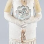 Kovács Éva (1938-): Paraszt. Mázas kerámia. Jelzett. Kopásokkal. m: 30 cm