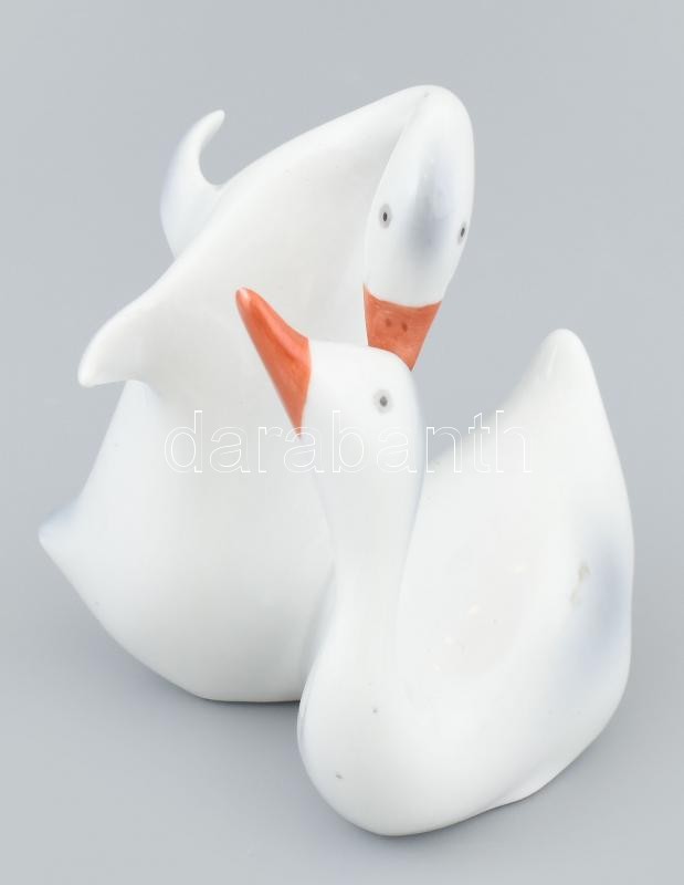 Ludak, porcelán, jelzés nélkül, kopásnyomokkal, m: 11 cm