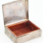 Ezüst (Ag) dobozka, fabetéttel, jelzett, kopott, nettó: 141g, 10x8 cm - Image 2