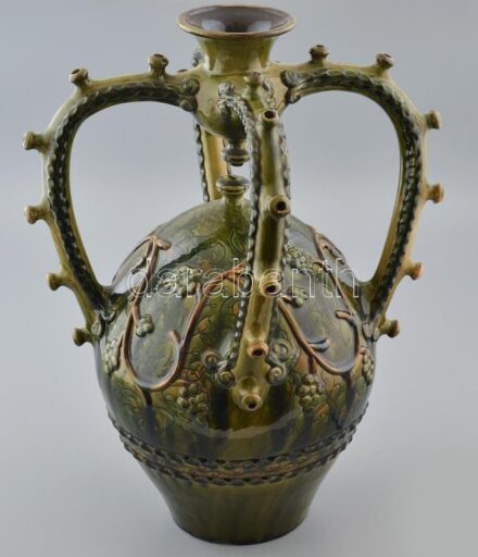 Tóth Géza, Mezőtúr: Borkóstoló csalikancsó. Nagy méretű mázas kerámia. Jelzett, hibátlan. 48 cm