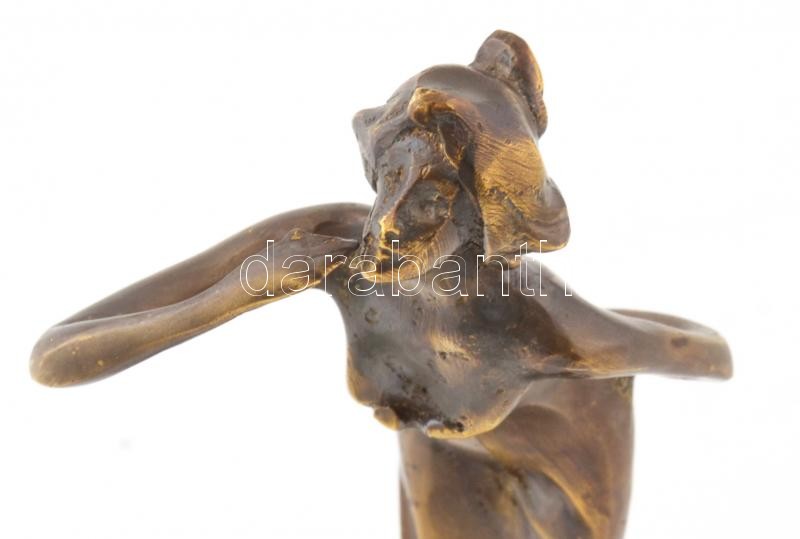 Rei... jelzéssel: Csókot dobó. Bronz szobor. Márvány talapzaton. 22 cm - Image 2