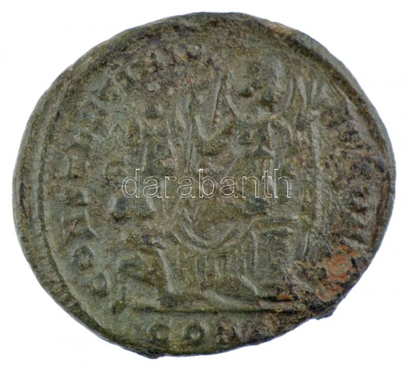 Római Birodalom / Konstantinápoly / I. Constantinus 328. AE Follis bronz (2,82g) T:2,2- patina, peremhiány / Roman Empire / Constantinople / Constantine I 328. AE Follis bronze 'CONSTANTI-NVS MAX AVG / CONSTANTINI-ANA DAFNE - Epsilon - CONS' - Image 2