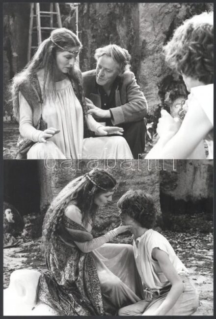 Színházi előadásokról / próbákról készült felvételek, 3 db jelzés nélküli fotó, 24x18 cm