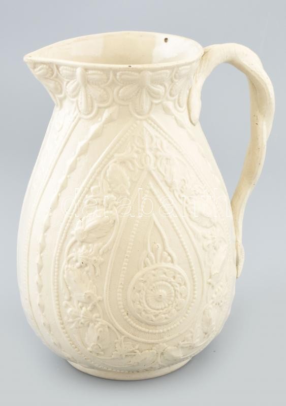 Historizáló porcelán kancsó, jelzés nélkül, kopásnyomokkal, m: 22 cm