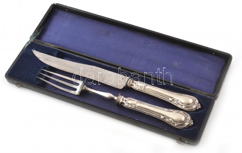 Ezüst (Ag) nyelű sültes kínáló, jelzett, dobozban, h: 28-32 cm