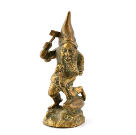 Jelzés nélkül: Törpe. Öntött, patinázott bronz, m: 6 cm