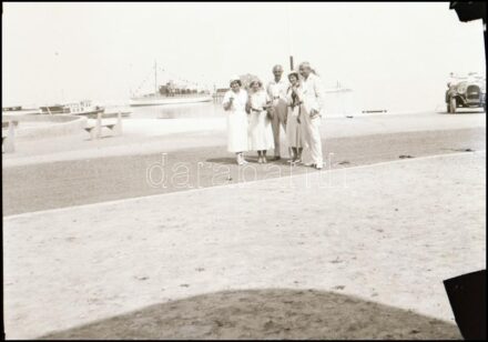 cca 1934 Balaton-parti emlék (hajó, automobil), 1 db vintage NEGATÍV, 6x9 cm