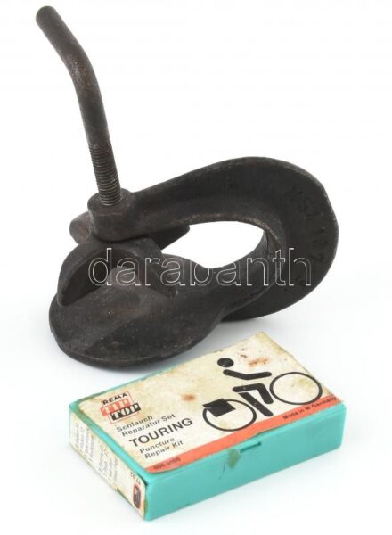 Saller készlet tartozékokkal.