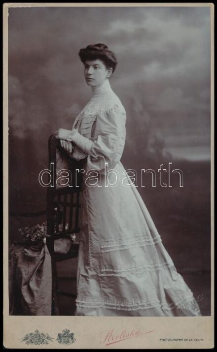 1904 Budapest, Strelisky fényképész műtermében készült, keményhátú vintage fotó, 21x12,8 cm