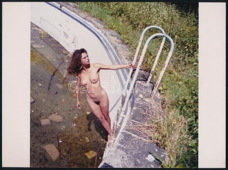 cca 1988 Menesdorfer Lajos (1941-2005) budapesti fotóművész hagyatékából 1 db vintage NEGATÍV (6x6 cm) és az erről készült modern nagyítás, 17,7x24 cm