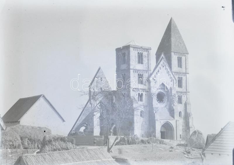 cca 1933 Zsámbék, felvételek a templomról, Kerny István (1879-1963) budapesti fotóművész hagyatékából 3 db vintage üveglemez NEGATÍV, 9x12 cm - Image 2