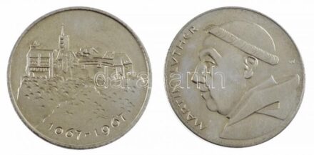 NDK 1967. 'A reformáció 450. évfordulója / Luther Márton' + 'Wartburg 900. évfordulója' fém emlékérem pár eredeti dísztokban (26mm) T:1- viseltes tok GDR 1967. 'The 450th Anniversary of the Reformation / Martin Luther' + 'The 900th