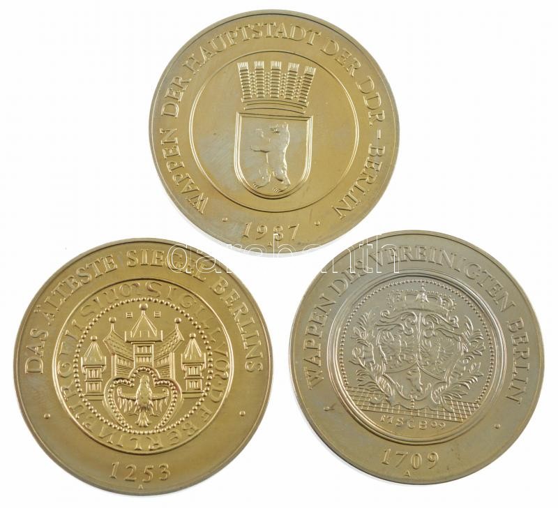 NDK 1987. '750 éves Berlin' (3xklf) fém emlékérem szett eredeti dísztokban T:1,1- kis patina GDR 1987. '750th Anniversary of Berlin' (3xdiff) metal commemorative medallion set in original hardcase C:UNC,AU small patina