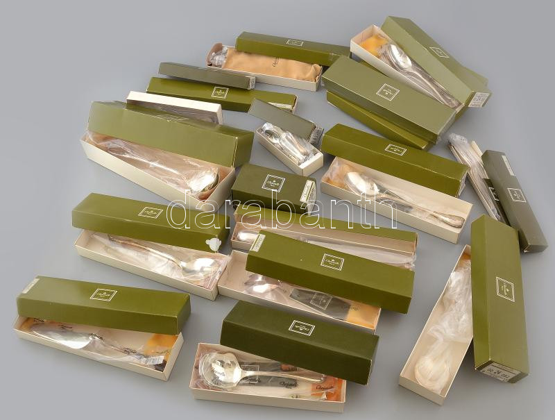 Christofle Párizsi ezüstözött evőkészlet, vegyesen 128 db, jelzettek, nagyrészt original csomagolásban, légmentes fóliában és kartondobozokban. - Image 2