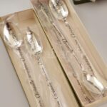 Christofle Párizsi ezüstözött evőkészlet, vegyesen 128 db, jelzettek, nagyrészt original csomagolásban, légmentes fóliában és kartondobozokban. - Image 4